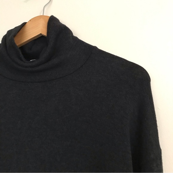Aritzia Community Allora Turtleneck Boxy Sweater Charcoal Grey - Picture 4 of 11
